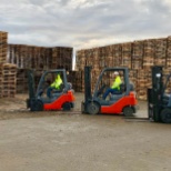 Outside loading crew at the Pasco yard!