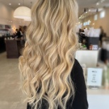 Blonde waves for days