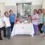 compartiendo en el area  de espera de pacientes