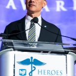 Dr. Caravalho presents the Heroes of Military Medicine awards in May 2019.